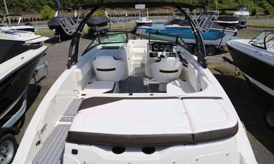 2020 Sea Ray SXP 210  in Bellevue for Rent on Lake Washington