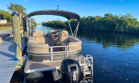 New Addition! 2020 Brand New Suntracker 24DLX Pontoon boat  in Cape Coral,