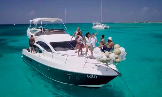 44' Azimut Luxury Yacht in Aruba