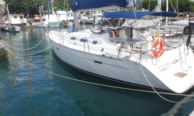 Carta de vela privada de luxo Beneteau de 40 pés na bacia de Kewalo, Honolulu