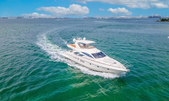 65' Azimut 🛥 | ¡Increíble yate de lujo en Miami, Florida!