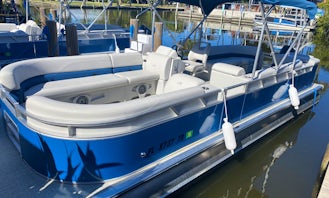 Avalon 2022 Pontoon Boat with 150hp in Naples