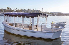 New Elegant Duffy Electric Boat Private Tours with Captain, Wine and Charcuterie Board in Marina del Rey, Los Angeles