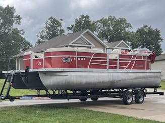2021 Landau Cruise Island Breeze Tritoon Red com motor Suzuki de 150 HP 