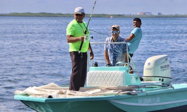 Bote grande de Fly Fishing Cancun para 4 personas más tripulación