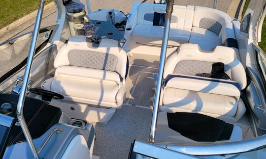 New Luxury Chaparral Cruiser for charter in Miami!!