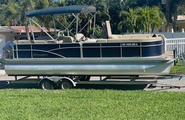2016 Manitou 24ft Tritoon in St Pete Beach!!