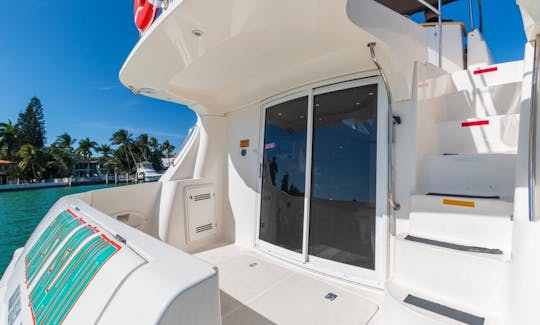 Silverton 48ft Flybridge Yacht (Miami Beach Marina)