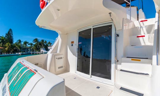Silverton 48ft Flybridge Yacht for Daily Charter in Miami Beach