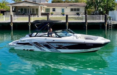 ''Astra'' Monterey M6 27ft Bowrider for Sandbar Exploring and More in Miami, Florida