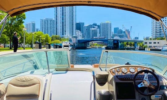 Maxum 32' Motor Yacht for up to 10 people in Miami