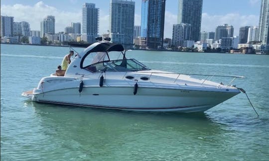 34' Sea Ray Motor Yacht for Daily Charters in Miami