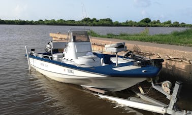 Barco de pesca en alquiler en el río San Bernardo: perfecto para 4 personas