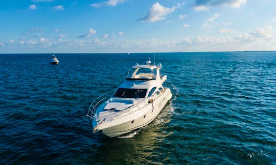 70ft Luxury Azimut Super Yacht for Charter and Events in Miami