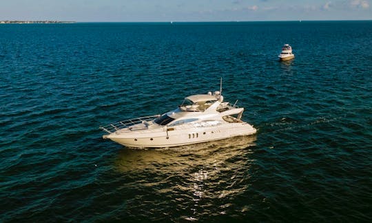 70ft Luxury Azimut Super Yacht for Charter and Events in Miami