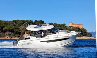 Luxury Motor Yacht for Sightseeing in Nice, Monaco and Cannes