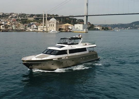 Yate a motor Faeton 840 Moraga con 5 cabinas en Muğla