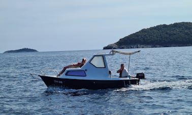 Bateau Istranka de 5,2 m avec moteur hors-bord à louer à Sustjepan