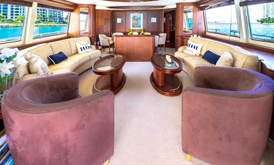103ft Luxury Yacht in Bayside Marina!!