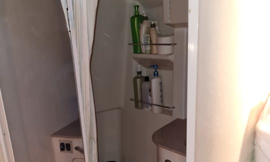 Alquiler de barcos de lujo SeaRay Sundancer de 31 pies en Gran Caimán