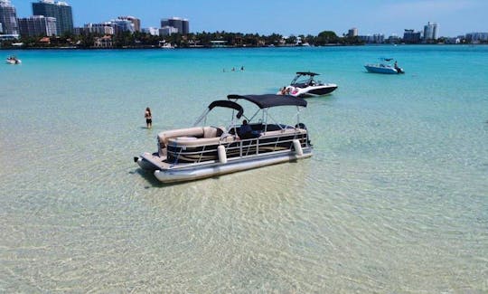 Best Seawater Pontoon Boat Rental in Miami for up to 10 peoples
