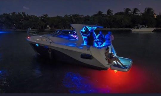 Rinker Fiesta 32ft Motor Yacht for Charter in Miami