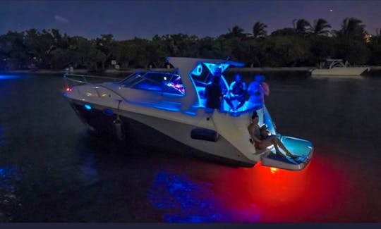 Rinker Fiesta 32ft Motor Yacht for Charter in Miami