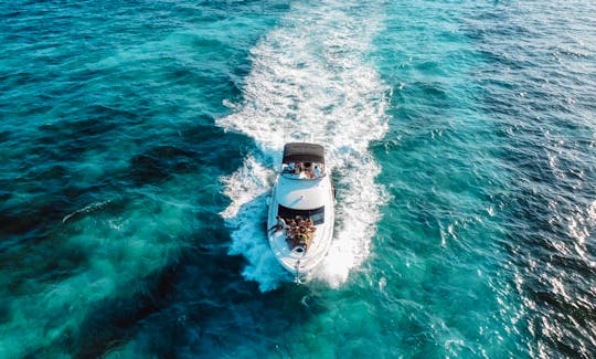 Luxury 50ft Motor Yacht for Party or Snorkeling in Cancun up to 15 persons!!