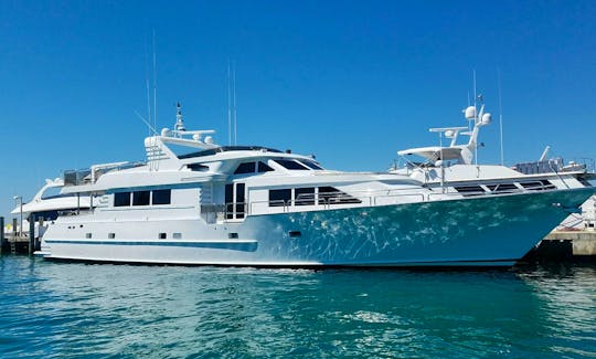 Stunning 105ft Denison Party Yacht in Chicago