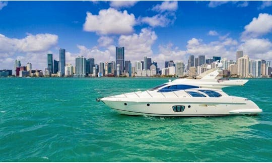 💥Hit the Water in Style with this 55' Azimut for up to 12 peoples in Miami Beach