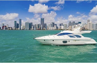 💥Hit the Water in Style with this 55' Azimut for up to 12 peoples in Miami Beach, Florida