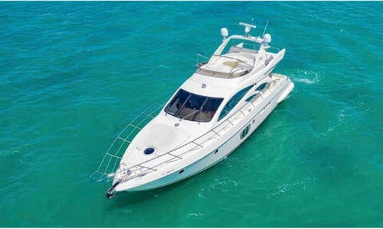 💥Hit the Water in Style with this 55' Azimut for up to 12 peoples in Miami 