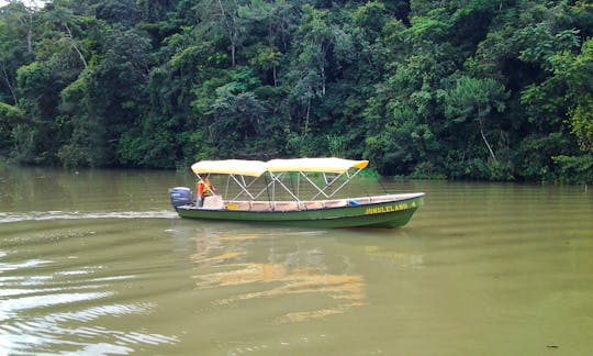 Canal Boat Eco Tours in Panamá