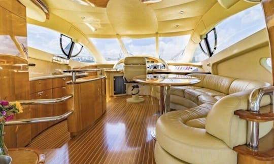 💥 Entre na água com estilo com este Azimut de 55 pés para até 12 pessoas em Miami 