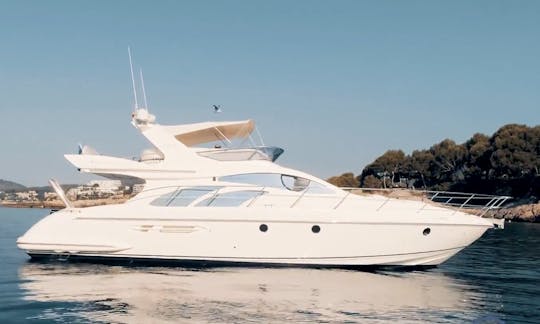 Aluguer de iates Azimut 53' em 2006 no porto de Rodos Mandraki