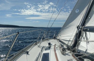 Cruising Monohull Sailing from Downtown Annapolis! Sunsets, daysails and stargazing!