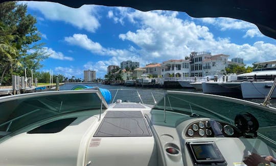 Beautiful 😍 Updated 330 Bayliner in HOLLYWOOD, FL