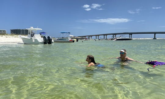 Diversão de festa no banco de areia da ilha na água!