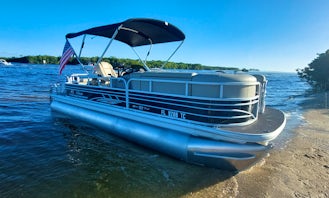 BRAND NEW! 2021 Pontoon - SUNTRACKER - Power in Cape Coral