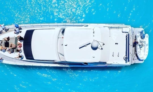 Charters luxuosos e privados a bordo do Monte Fino de 75 pés em Moreton Bay