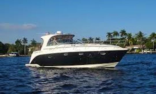 40’ Rinker Luxury Boat in Miami Beach