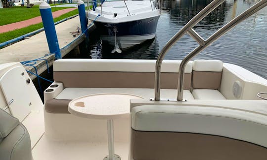 40’ Rinker Luxury Boat in Miami Beach
