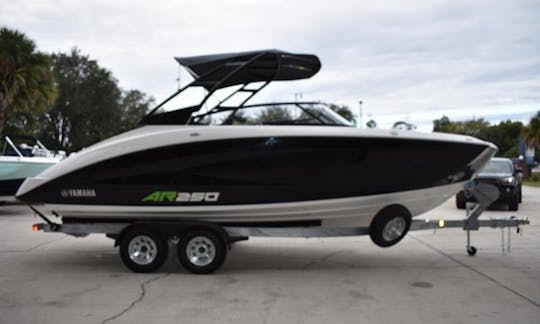 Experience the 2022 Yamaha AR250 Jetboat in Boynton Beach, Florida!