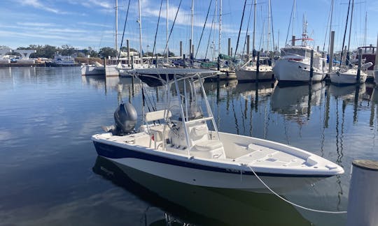 Accédez rapidement à vos lieux de pêche préférés grâce à notre console centrale NauticStar !