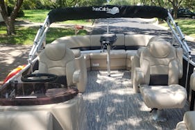 2020 Suncatcher Tritoon Boat Rental on Lake LBJ