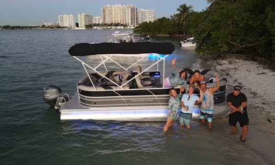 24' TRIFECTA SOUTH BEACH PARTY BOAT - in MIAMI BEACH