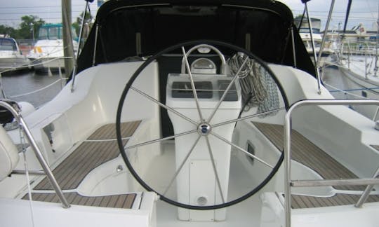 Charter 39ft 'Two J Birds' Beneteau Sailboat In Kemah, Texas