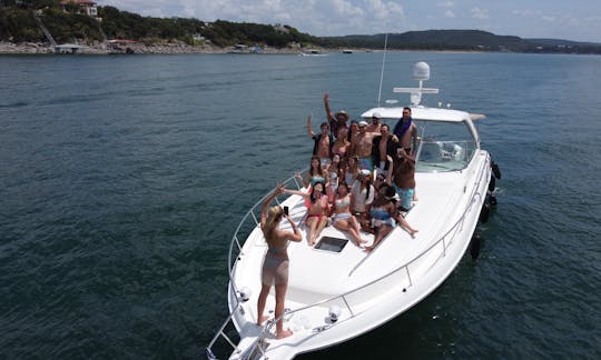 ¡Lujoso Sea Ray de 52 pies en el lago Travis!