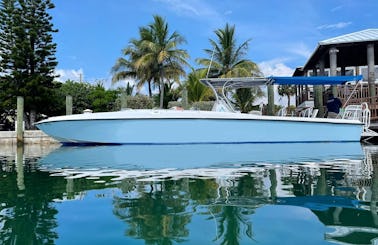 45ft Center Console (COBALT) All inclusive tour to swimming pigs and turtles in Eleuthera