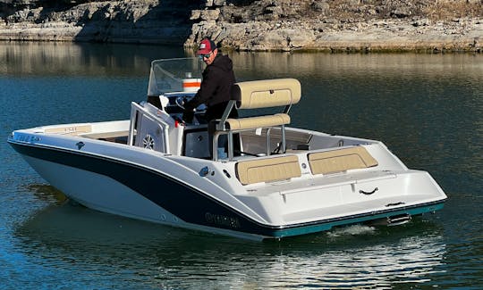 2021 Yamaha 19ft jet Drive Center Console for Surfing or Fishing on Lake Travis!